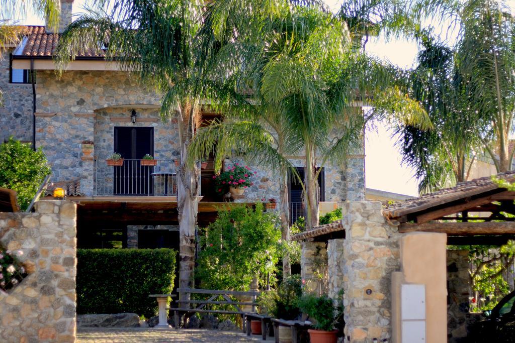 Villa Basilio Accommodation Ricadi Exterior foto